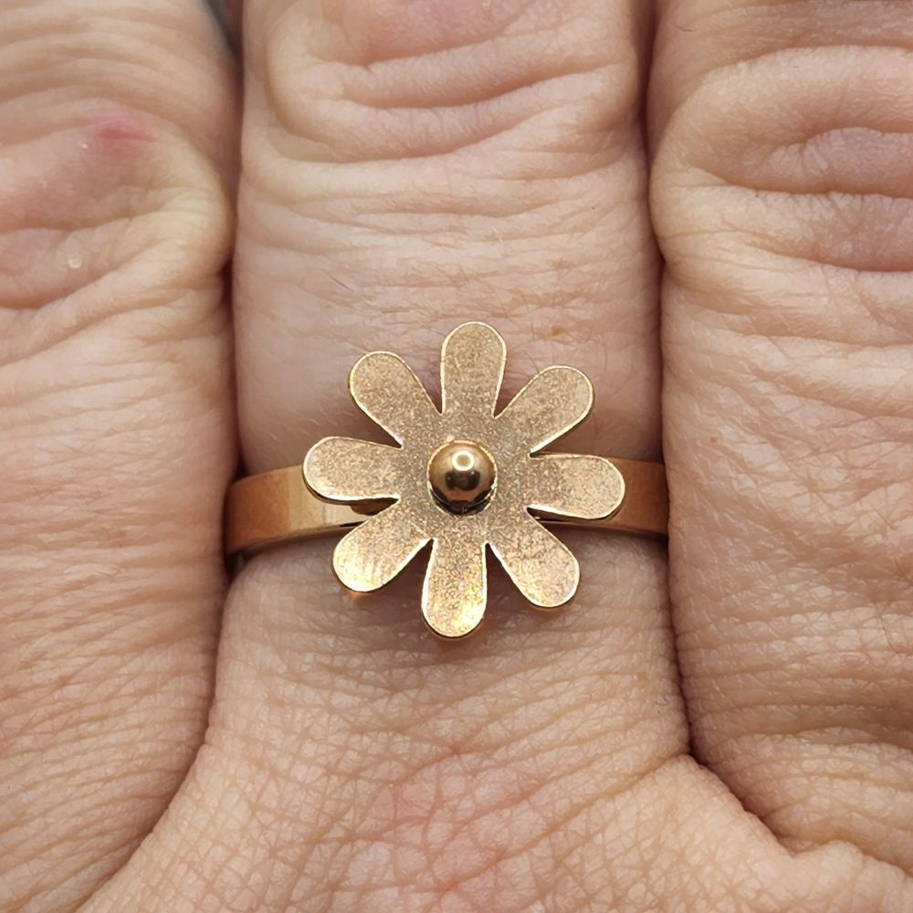 5/$21 Rose Gold Flower Rings Size 10